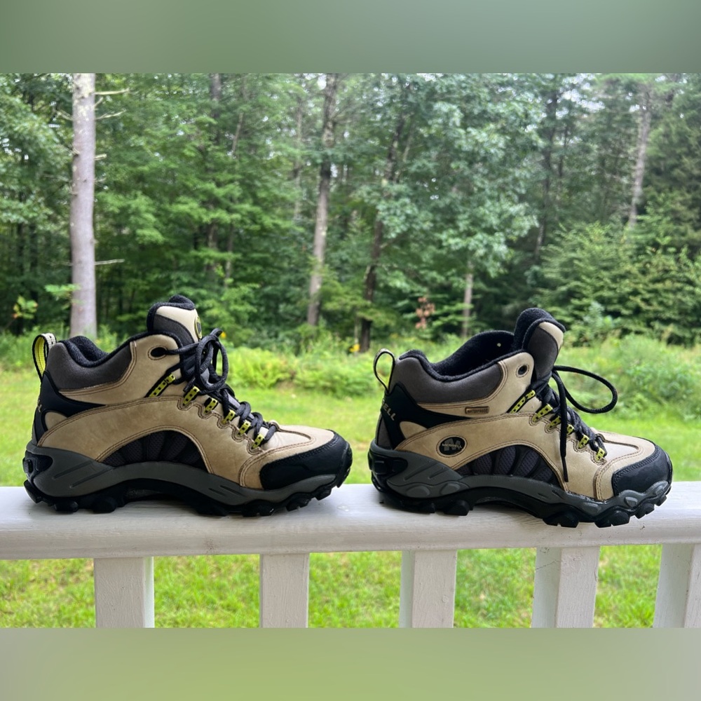 Merrell women’s Hiking Boot